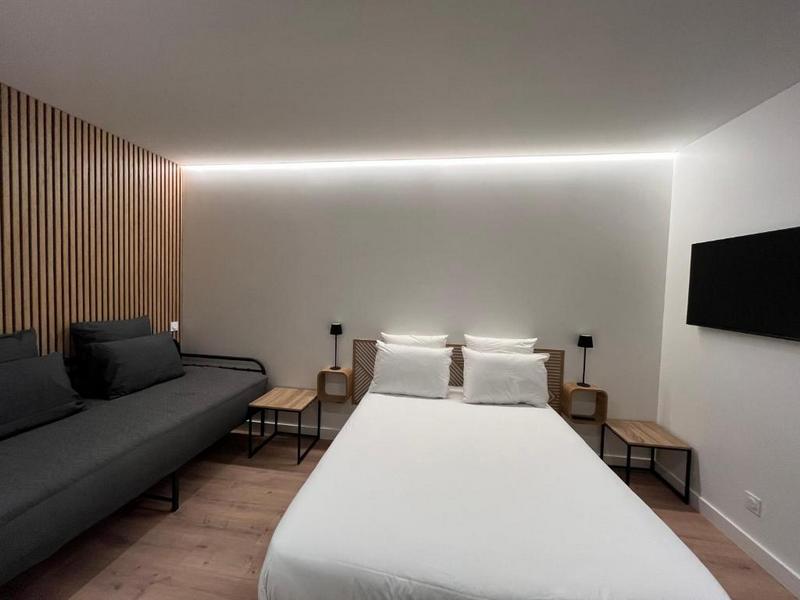 studio-hotel-biarritz-LTB-La-Table-Basque_Studio-Triple-standard_chambre-photo-04