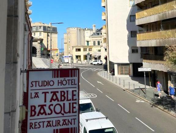 studio-hotel-biarritz-LTB-La-Table-Basque_Panneau-exterieur_3