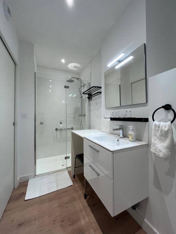 studio-hotel-biarritz-LTB-La-Table-Basque_studio-superieur_salle-de-bain_2